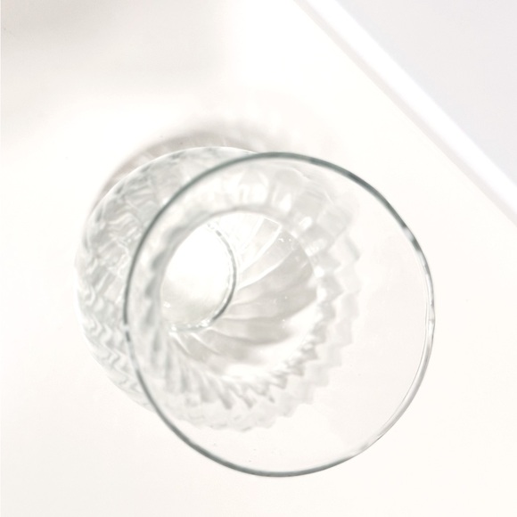 VINTAGE 9” Fluted Swirled Clear Glass Flower Vase - Picture 6 of 11